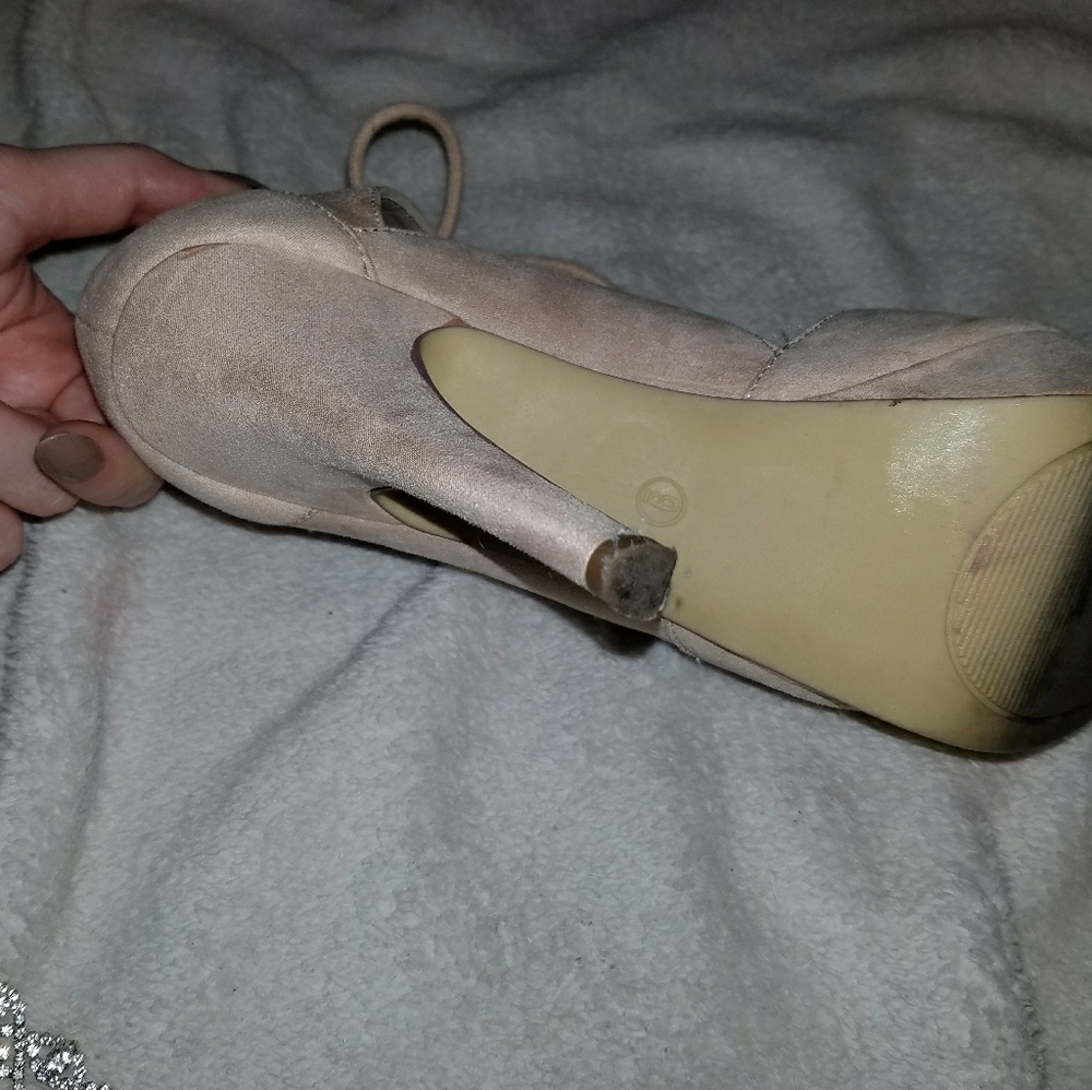 *SOLD* Nude lace up heels - Picture 4 of 6